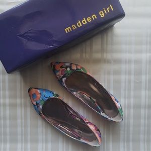 Madden girl multi floral flats size 6